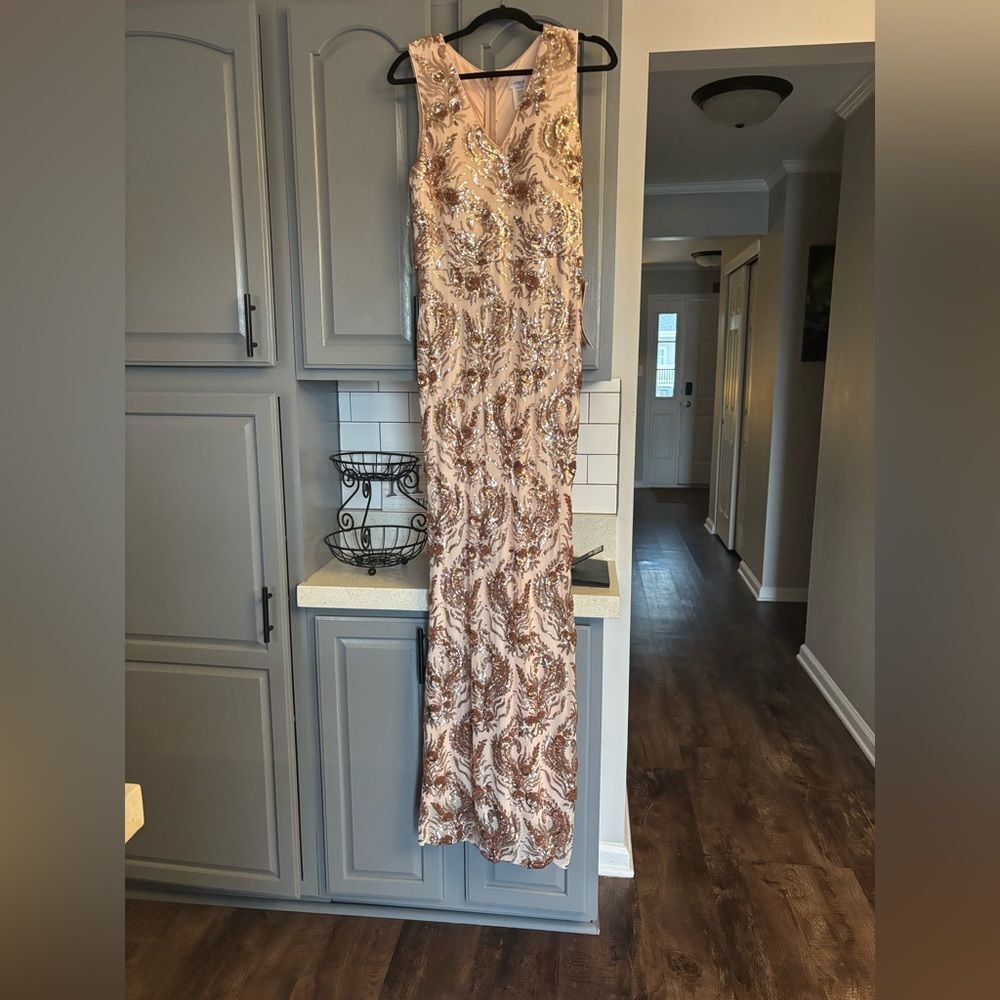 Elegant Parade of Sequins Patterned Formal Dress